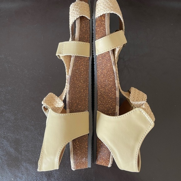 Axxiom adjustable sandals in a size 9 - Picture 8 of 17